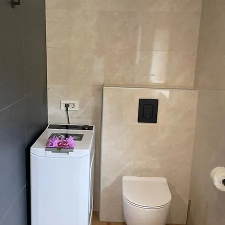 Wellness Pocitniska Hisa Manja Лютомер